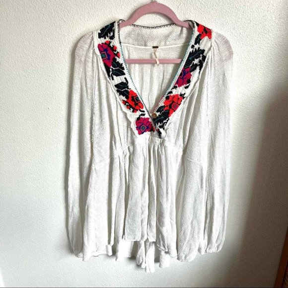 Rare Free People White Rose Red Embroidered Tunic Top - Picture 3 of 8
